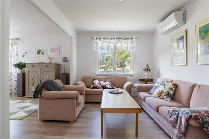 Tomt rum före AI homestaging, omöblerat utrymme utan inredning som behöver virtuell styling